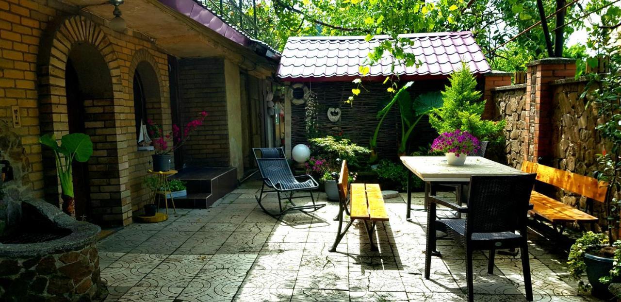 Green House In Batumi Exterior photo